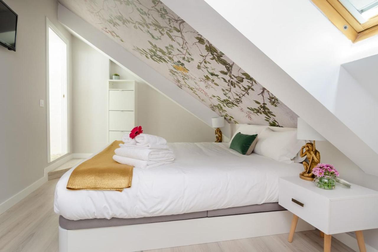 Precioso Atico Con Terraza En El Centro De Madrid Amazing Penthouse In Madrid Center Apartment ภายนอก รูปภาพ
